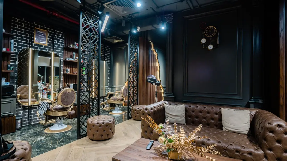 The waiting lounge with leather sofas